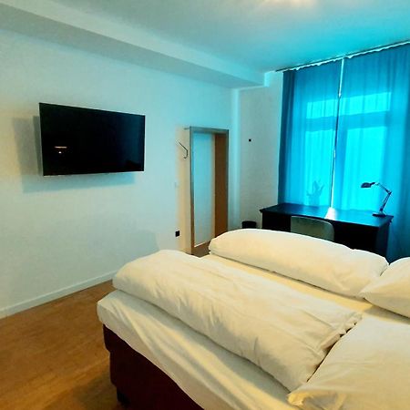 Helles Zimmer Mit Kingsize-Bett Маннгейм Екстер'єр фото